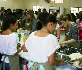 1-cooking-group-s